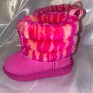 Fluff Mini Quilt UGG Toddler Size 9